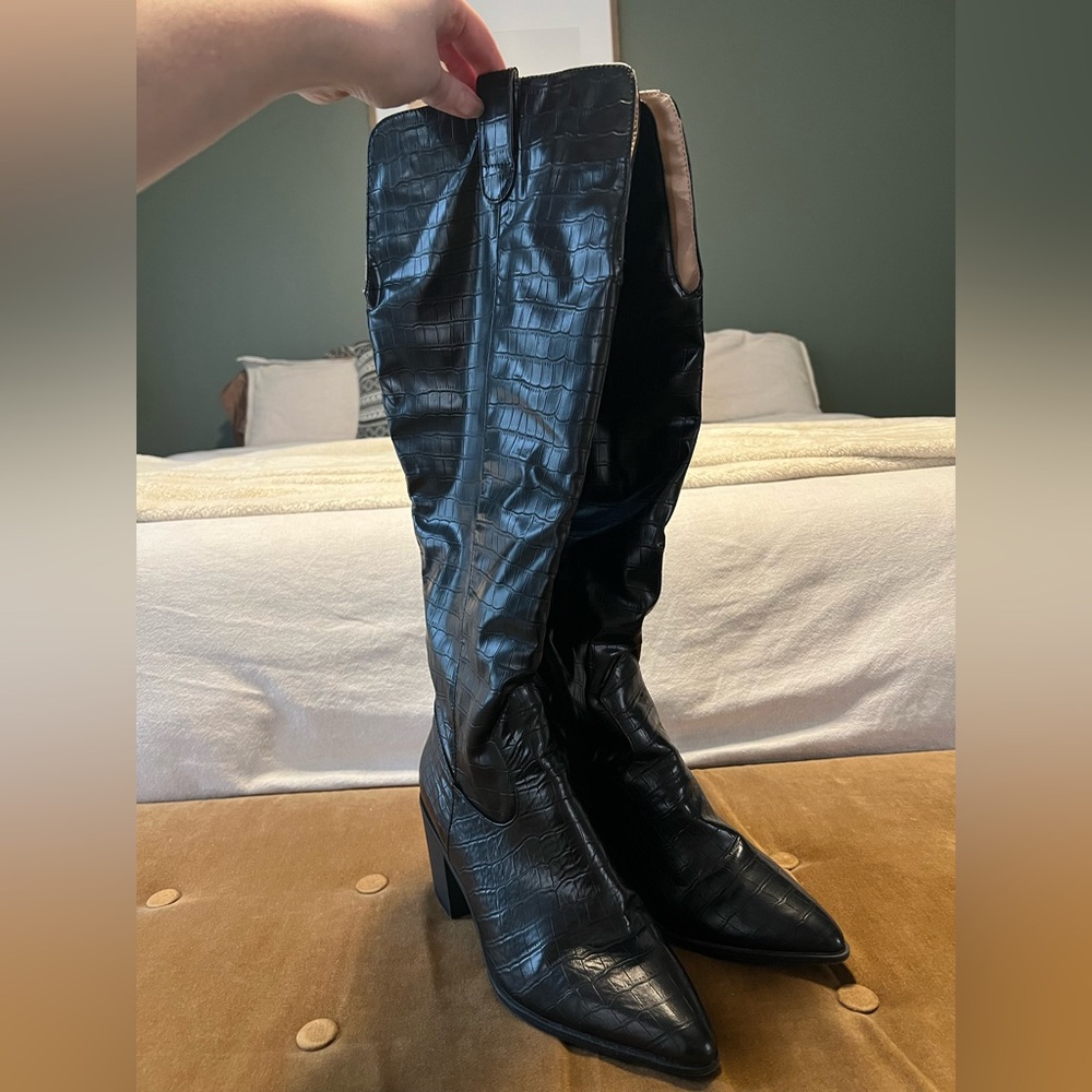 Women’s Black Croc-Embossed Knee-High Boots